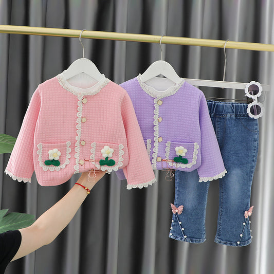 RM231223-41 طقم بناتي 3 قطع ( بلوزة قطنية + جكيت + بنطلون جينز)