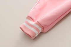 RM231223-6   طقم بناتي قطني تقيل خريفي شتوي مزين بجي 3 قطع ( بلوزة + جكيت + بنطلون)