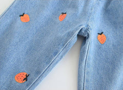 AO0519-33 طقم جينز بناتي ( بلوزة بقبة + بنطلون جينز مرسم)