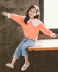 AO0519-33 طقم جينز بناتي ( بلوزة بقبة + بنطلون جينز مرسم)