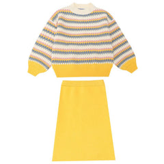 AO0519-74 طقم شتوي صوف ناعم ودافي قطعتين ( بلوزة + تنورة)